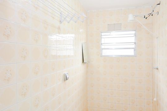 Banheiro de kitnet/studio para alugar com 1 quarto, 20m² em Jardim Paraiso, Guarulhos