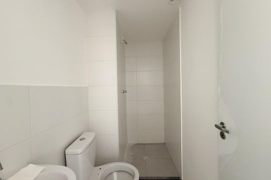 Banheiro de apartamento para alugar com 2 quartos, 37m² em Vila Albertina, São Paulo