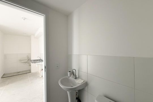 Banheiro de apartamento para alugar com 2 quartos, 37m² em Vila Albertina, São Paulo