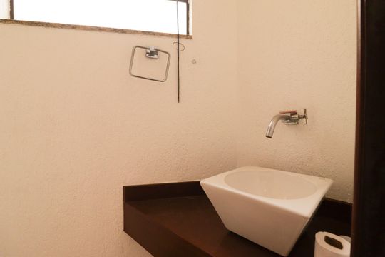 Lavabo de casa para alugar com 3 quartos, 180m² em Parada Inglesa, São Paulo