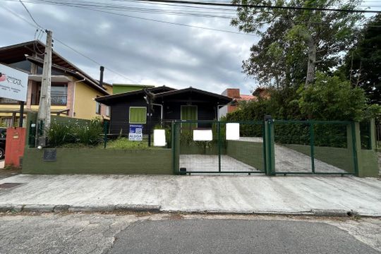 Fachada de casa para alugar com 3 quartos, 170m² em Rio Tavares, Florianópolis