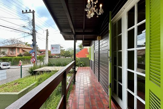 Varanda de casa para alugar com 3 quartos, 170m² em Rio Tavares, Florianópolis