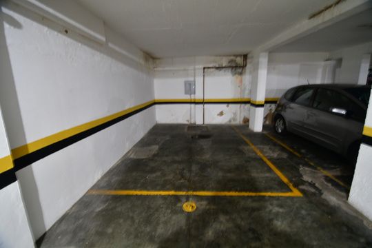 Garagem de apartamento à venda com 3 quartos, 120m² em Cambuí, Campinas