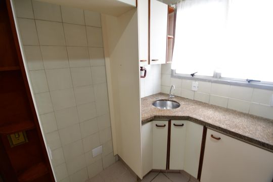 Cozinha de apartamento à venda com 3 quartos, 120m² em Cambuí, Campinas