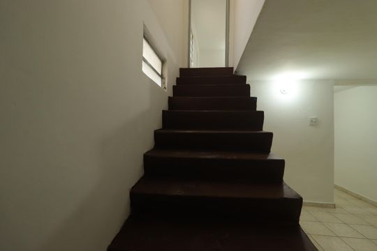 Escada de casa para alugar com 2 quartos, 100m² em Santa Maria, Santo André