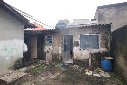 Fundos de casa à venda com 2 quartos, 250m² em Grajaú, São Paulo