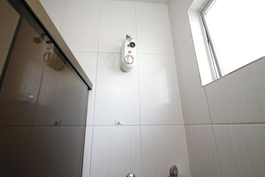 Banheiro da Suíte de apartamento para alugar com 3 quartos, 212m² em Carlos Prates, Belo Horizonte