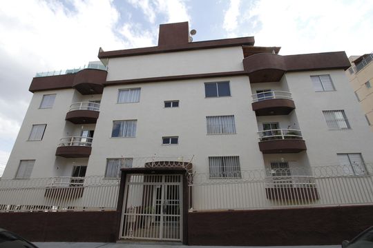 Fachada de apartamento para alugar com 3 quartos, 212m² em Carlos Prates, Belo Horizonte