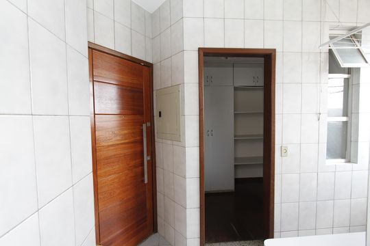 Área de Serviço de apartamento para alugar com 3 quartos, 212m² em Carlos Prates, Belo Horizonte