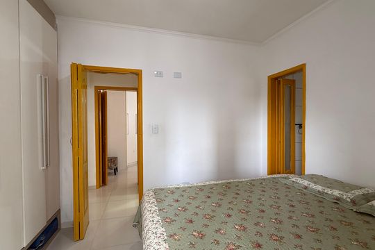 Suíte de apartamento para alugar com 2 quartos, 92m² em Vila Alzira, Guarujá