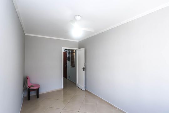 Sala de casa à venda com 4 quartos, 260m² em Jardim Nossa Senhora Aparecida, São Paulo
