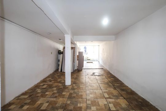 Garagem de casa à venda com 4 quartos, 260m² em Jardim Nossa Senhora Aparecida, São Paulo