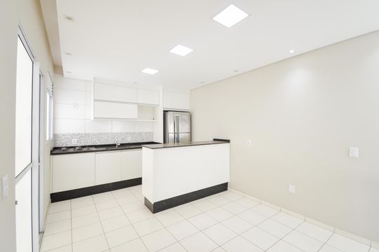 Cozinha de apartamento à venda com 2 quartos, 84m² em Jardim Silvestre, Guarulhos