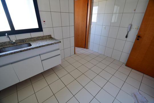 Cozinha de apartamento para alugar com 3 quartos, 85m² em Vila Brandina, Campinas