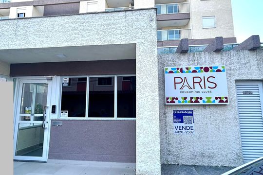 Placa instalada na fachada do imóvel  de apartamento à venda com 2 quartos, 45m² em Vila Galvão, Guarulhos