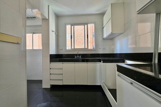 Cozinha e Área de Serviço de apartamento à venda com 3 quartos, 69m² em Lourdes, Belo Horizonte