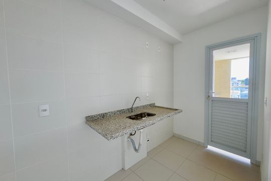 Cozinha de apartamento à venda com 2 quartos, 55m² em Vila Galvão, Guarulhos
