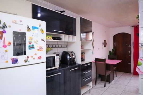 Cozinha de apartamento à venda com 2 quartos, 43m² em Cidade Tiradentes, São Paulo