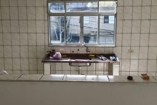 Cozinha de casa à venda com 4 quartos, 120m² em Jardim Indaia, São Paulo