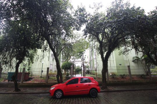 Fachada de apartamento para alugar com 1 quarto, 45m² em Jardim Itu, Porto Alegre
