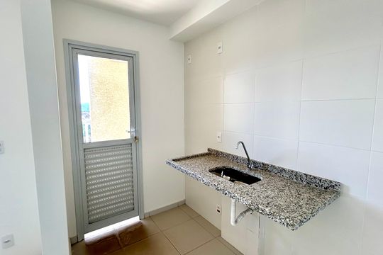 Cozinha de apartamento à venda com 2 quartos, 45m² em Vila Galvão, Guarulhos