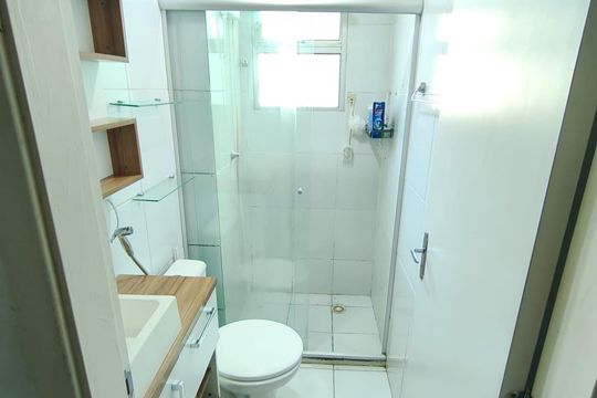 Banheiro de apartamento para alugar com 2 quartos, 48m² em Cidade Parque Brasilia, Guarulhos