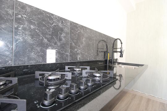 Cozinha de apartamento para alugar com 2 quartos, 42m² em Fazenda Caguaçu, São Paulo