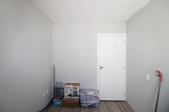 Quarto 1 de apartamento para alugar com 2 quartos, 42m² em Fazenda Caguaçu, São Paulo