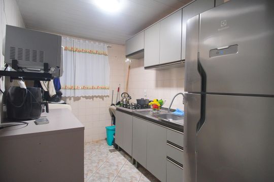 Cozinha de apartamento à venda com 2 quartos, 51m² em Centro, Canoas