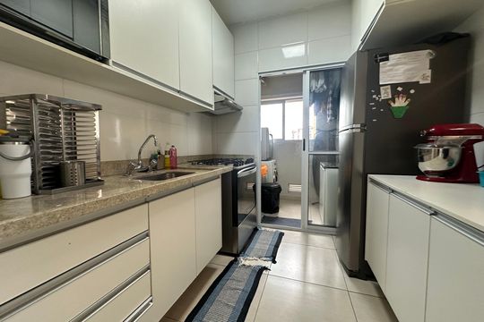 Cozinha de apartamento à venda com 3 quartos, 72m² em Jardim Maria Helena, Barueri