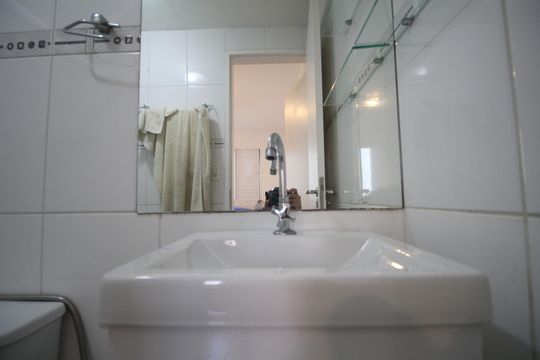 Banheiro da Suíte de apartamento para alugar com 1 quarto, 38m² em Vila Andrade, São Paulo