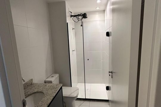 Banheiro 2 de apartamento para alugar com 2 quartos, 44m² em Vila Guarani (Zona Sul), São Paulo