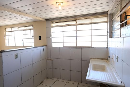 Cozinha e Área de Serviço de apartamento para alugar com 2 quartos, 90m² em Concórdia, Belo Horizonte