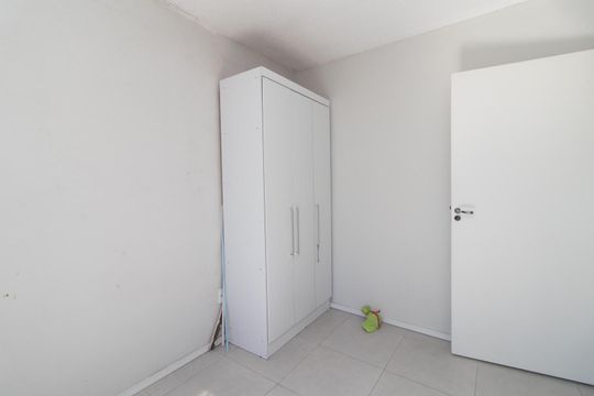 Quarto 2 de apartamento para alugar com 2 quartos, 42m² em Restinga, Porto Alegre