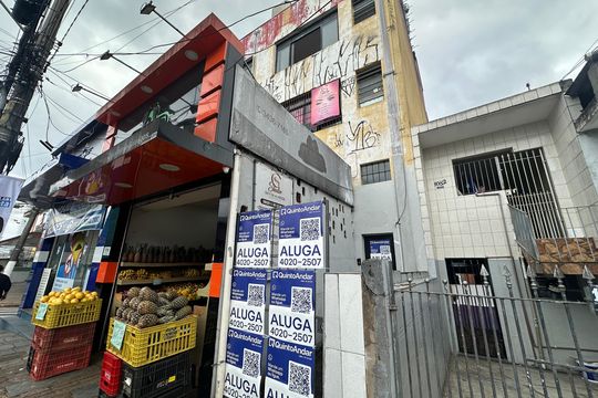 Fachada de kitnet/studio para alugar com 1 quarto, 26m² em Jardim Silveira, Barueri