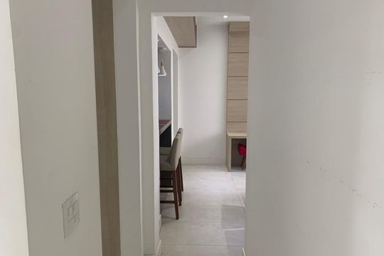 Corredor de apartamento à venda com 3 quartos, 93m² em Leblon, Rio de Janeiro