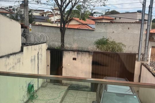 Casa para alugar com 2 quartos, 90m² em Candelária, Belo Horizonte
