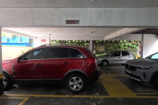 Área Comum - Garagem de apartamento para alugar com 1 quarto, 54m² em Morro José Menino, Santos