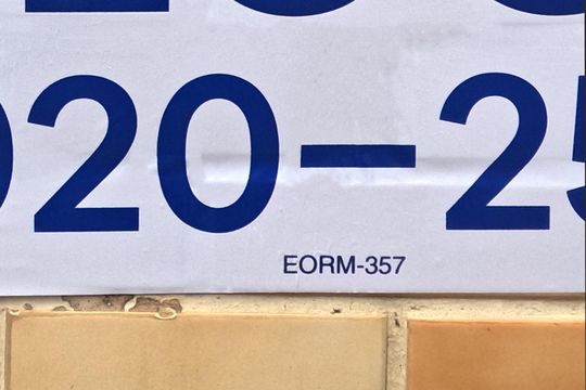 Fachada | Adesivo/Placa Quintoandar instalado  de apartamento para alugar com 1 quarto, 54m² em Morro José Menino, Santos