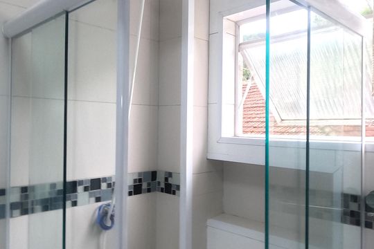 Banheiro do Quarto 1 de apartamento para alugar com 1 quarto, 54m² em Morro José Menino, Santos