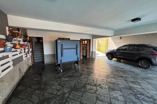 Garagem de casa à venda com 3 quartos, 457m² em Centro Alto, Ribeirão Pires