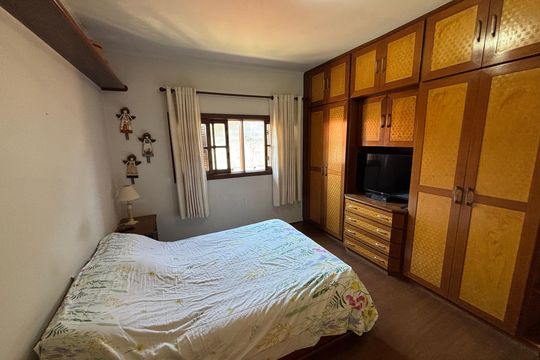 Suite de casa à venda com 3 quartos, 457m² em Centro Alto, Ribeirão Pires