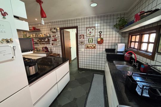 Cozinha de casa à venda com 3 quartos, 457m² em Centro Alto, Ribeirão Pires