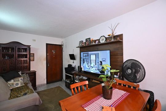 Apartamento à venda com 2 quartos, 55m² em Parque Pinheiros, Taboão da Serra