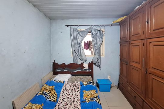 Quarto 1 de casa à venda com 1 quarto, 90m² em São Lourenço, Niterói
