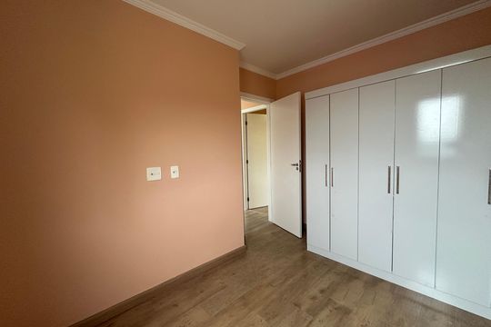 Quarto 1 de apartamento para alugar com 2 quartos, 58m² em Jardim Maria Helena, Barueri