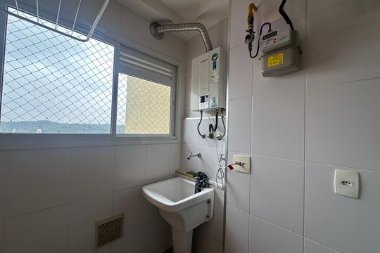 Área de Serviço de apartamento para alugar com 2 quartos, 58m² em Jardim Maria Helena, Barueri