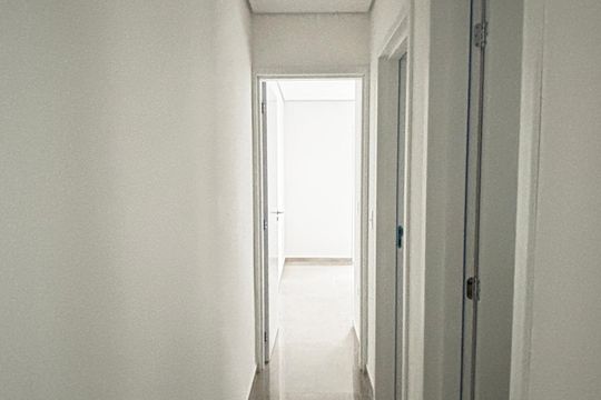 Corredor de apartamento à venda com 2 quartos, 63m² em Vila Curuçá, Santo André