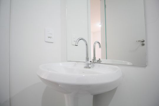 Banheiro de apartamento para alugar com 2 quartos, 34m² em Vila Prel, São Paulo
