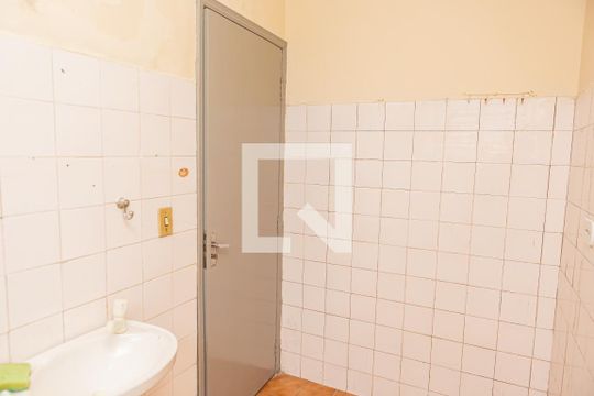 Banheiro 1 de casa à venda com 5 quartos, 150m² em Vila Paranagua, São Paulo